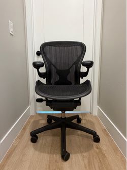 Herman Miller Aeron size B excellent condition