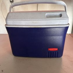 Rubbermaid Small Ice Chest