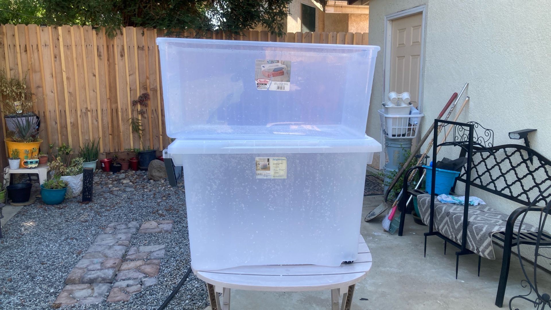 Storage containers
