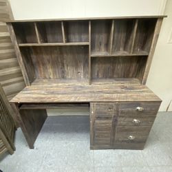 Home Office Computer Desk with Hutch