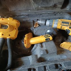 DEWALT 18-Volt Cordless 4-Tool Kit, including a drill/driver, worklight, and case