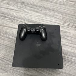 PS4(Used) With 1 Controller 