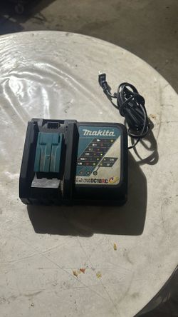 Cargador Makita