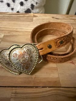 Justin women’s Tooled Leather Western Belt with Heart Buckle