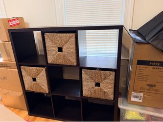 Dark Brown Bookshelf with Storage Baskets – Very Good Condition