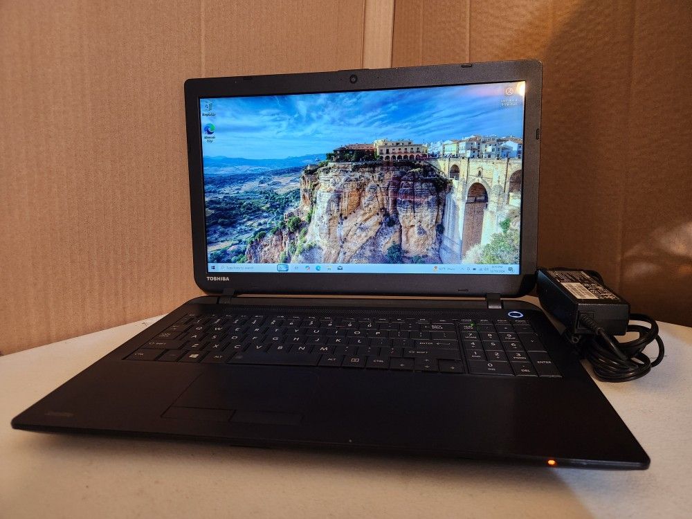 TOSHIBA SATELLITE C55D-B5299 | 128GB SSD | 8GB RAM | AMD A6-6310 1.80GHz | 15.6" | WIN 10 + OFFICE