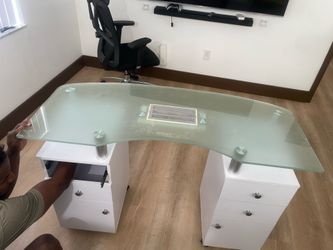 Glass top  manicure table