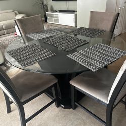 Table With Chairs 