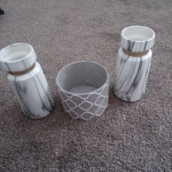 3 Bundles Pots Or Flower Vases