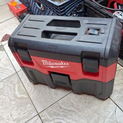 Milwaukee M12 Vacuum Tool Only 