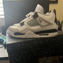 Jordan 4 Military Black Size 10