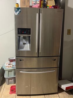 Refrigerator Samsung and 2004Infiniti QX 56 or Armada car parts