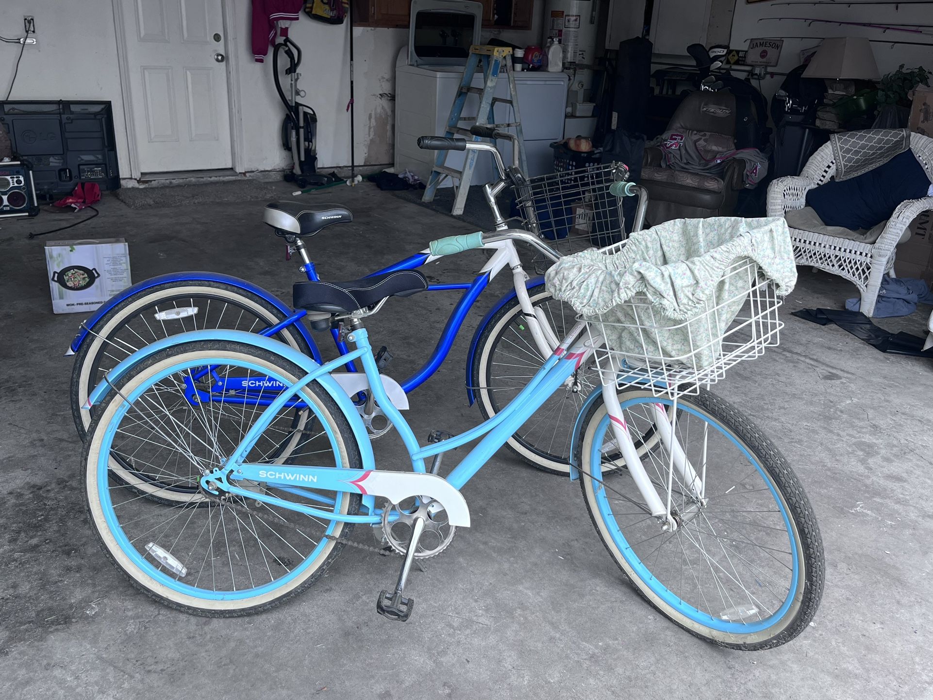 schwinn riverside beach cruiser