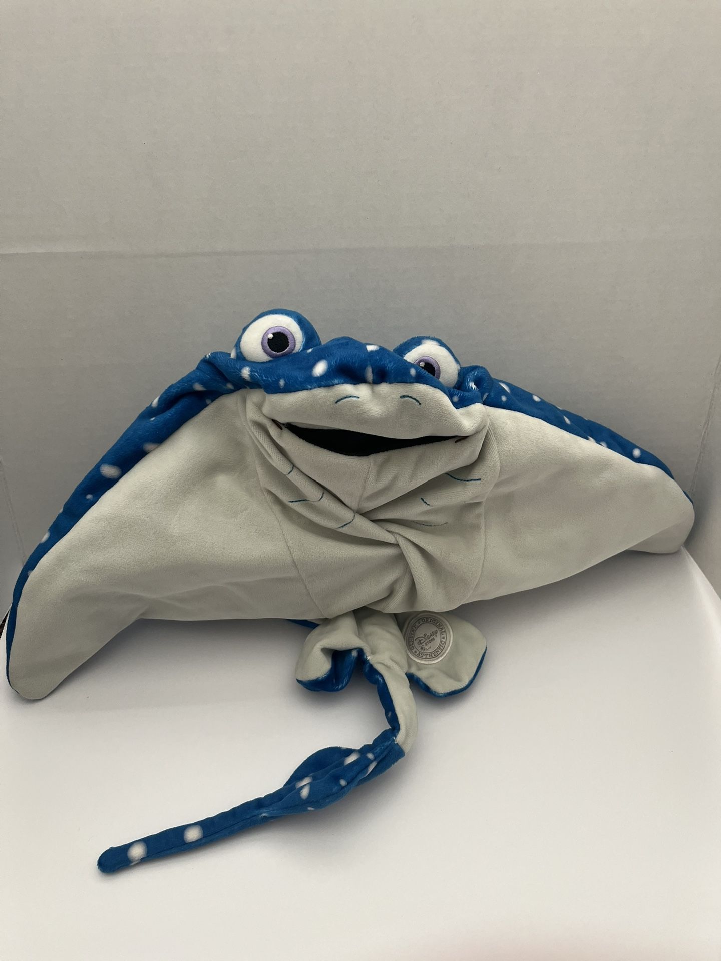 Genuine Disney Store MR RAY the stingray soft toy Finding Nemo & Dory stamped