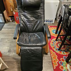 Backsaver Zero Gravity Bentwood Lounge Chair

