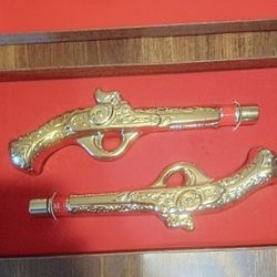 RARE VTG Avon Twenty Paces Dueling Decanter Set