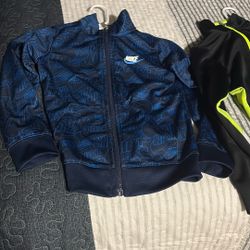 Nike Jacket  Size 6 And 7