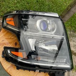 GMC Yukon Head Light 