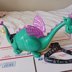 Disneyland Main Street Electrical Parade Pete's Dragon Elliot Popcorn Bucket