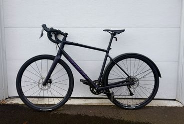 Selling my 2024 Specialized Diverge, size 58cm. Matte black with purple. Recently replaced tubes and new tires. Recently serviced disc brakes. New b