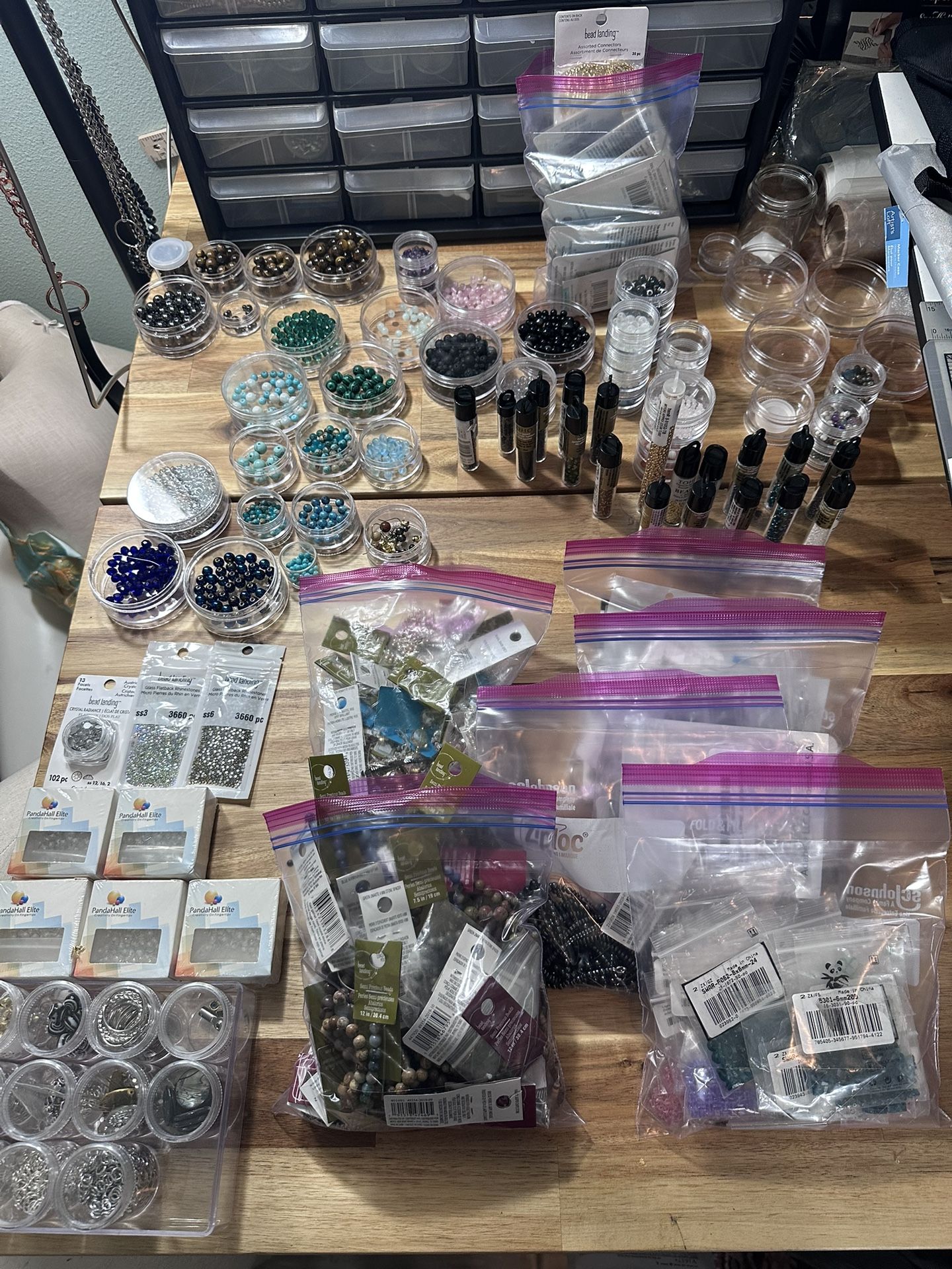 1000+ Bead Lot & Jewelry Supplies