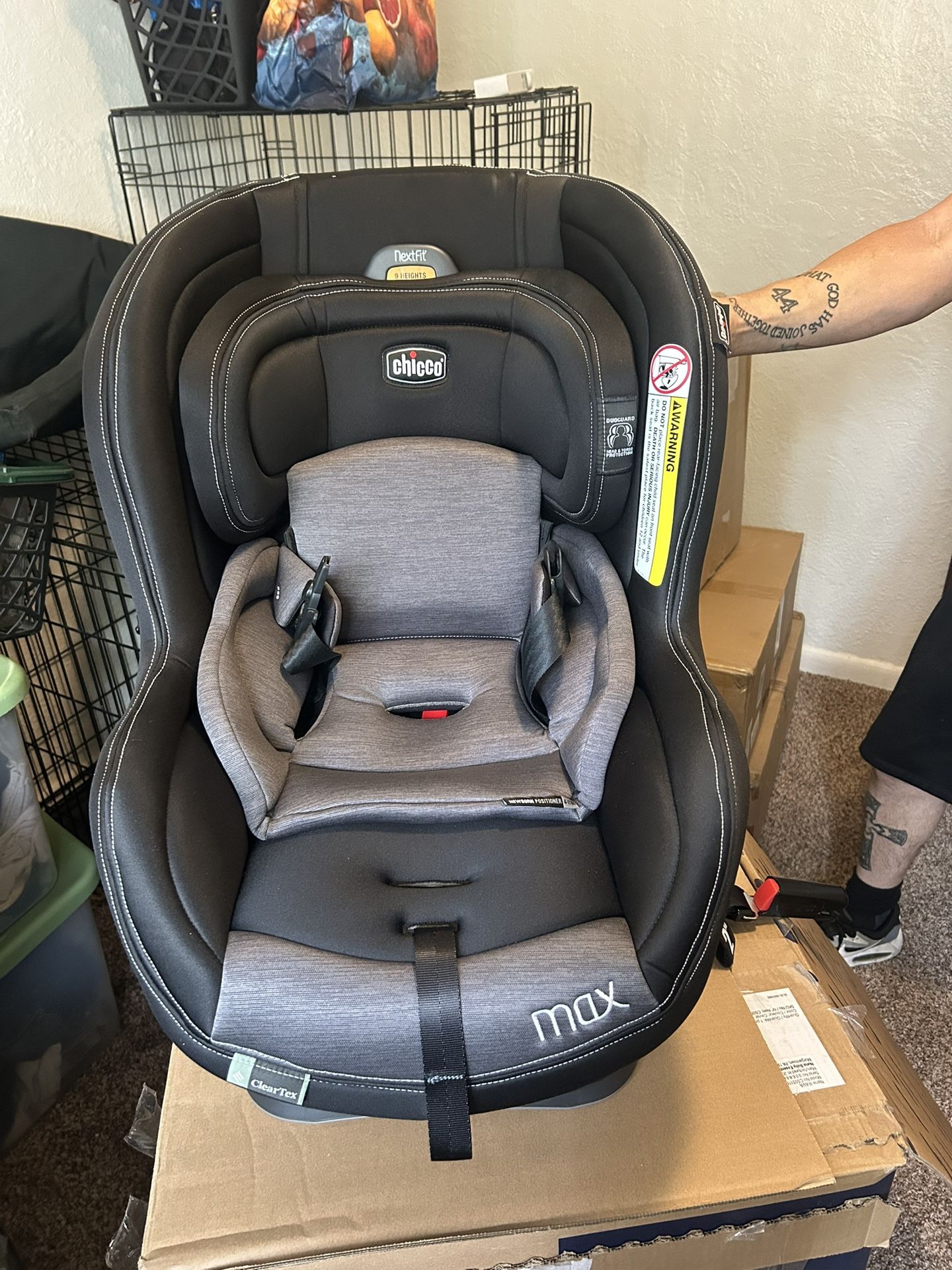 Chicco Super Cinch Max