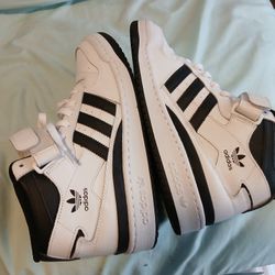 Brand New Adidas Mid Size 8m