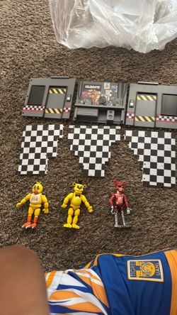 Five nights at Freddy new fuigures