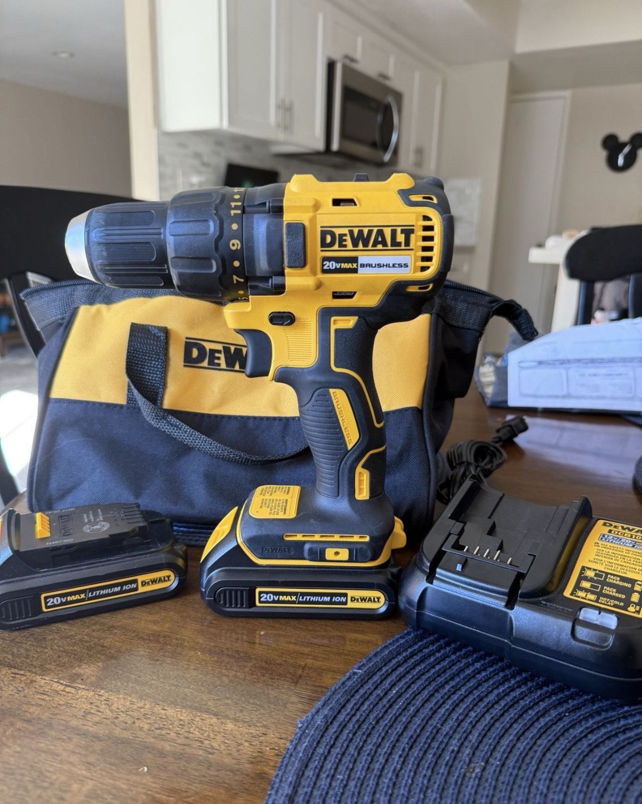 DEWALT 20V MAX Brushless Cordless 1/2 in. Drill/Driver