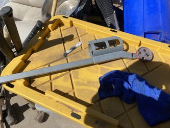 Spray can rust-oleum holder to paint on Ground works Great