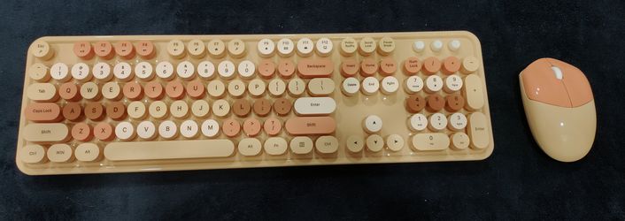 Sweet Wireless Keyboard With Various Colors