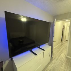 65’ Samsung TV 