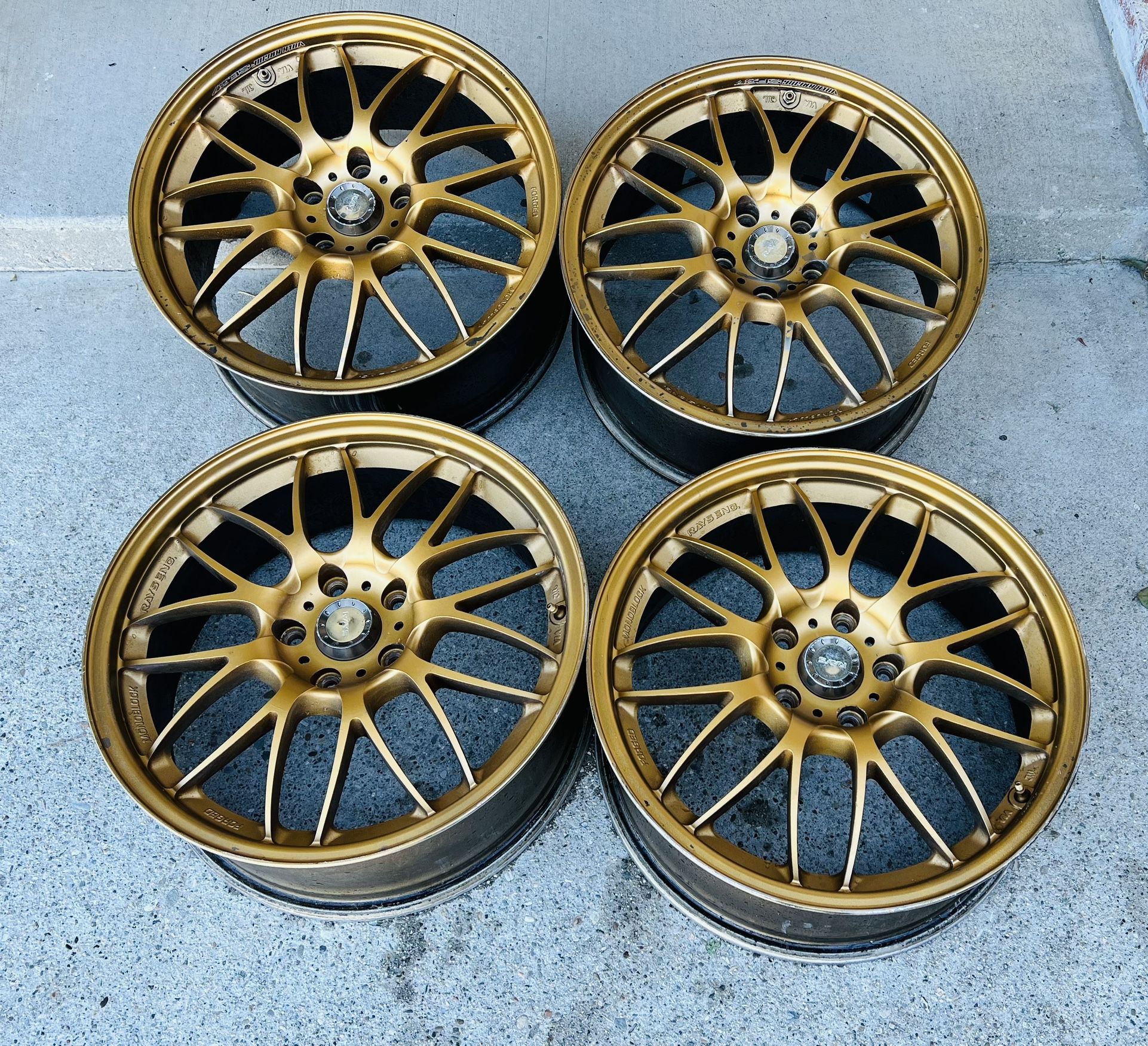 For Sale: Volk SE37 Gold Staggered 5X114.3