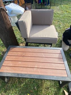 Sets patio