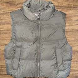 ZARA women’s puffer Vest