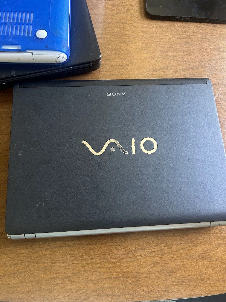 Sony Vaio LAPTOP VGN Z710 13.1 500gb hard drive 8gb ram