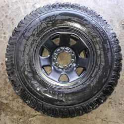 NEW 33" KO2 TIRE ON CHEVY WHEEL - 6x139.7 - 33"x10.5x15
