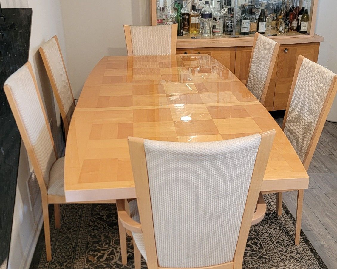 Dining Room Table/Chair Set With Matching Hutch