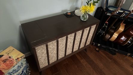 Pristine Vintage RCA Victor record player