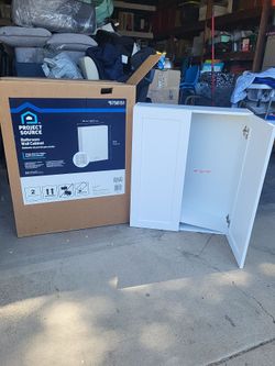 Bathroom wall cabinet