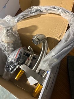 Brushed nickel bath faucet - new
