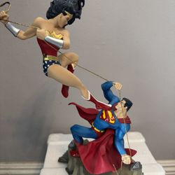 DC Direct Wonder Woman Vs Superman Full Size Statue By Terry Dodson- 1321/2000