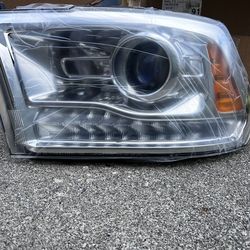 2015-2018 Dodge Ram Left Headlight Halogen