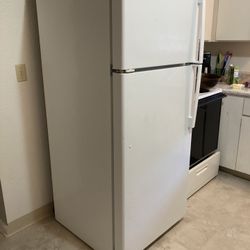GE Refrigerator 