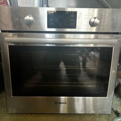500 Series Bosch  Single Electric Wall Oven 30'' Stainless Steel HBL5351UC/07