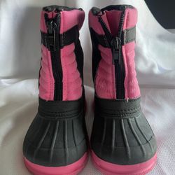 Sintetical sorel boots sz 9 girls lk new.