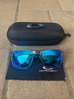 Oakley Holbrook Sunglasses Clear Crystal Black Frame Blue Sapphire Irid Polar Prizm Iridium Polarized Lens w/ Case Cloth