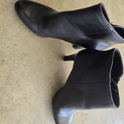 ANNE KLEIN boot