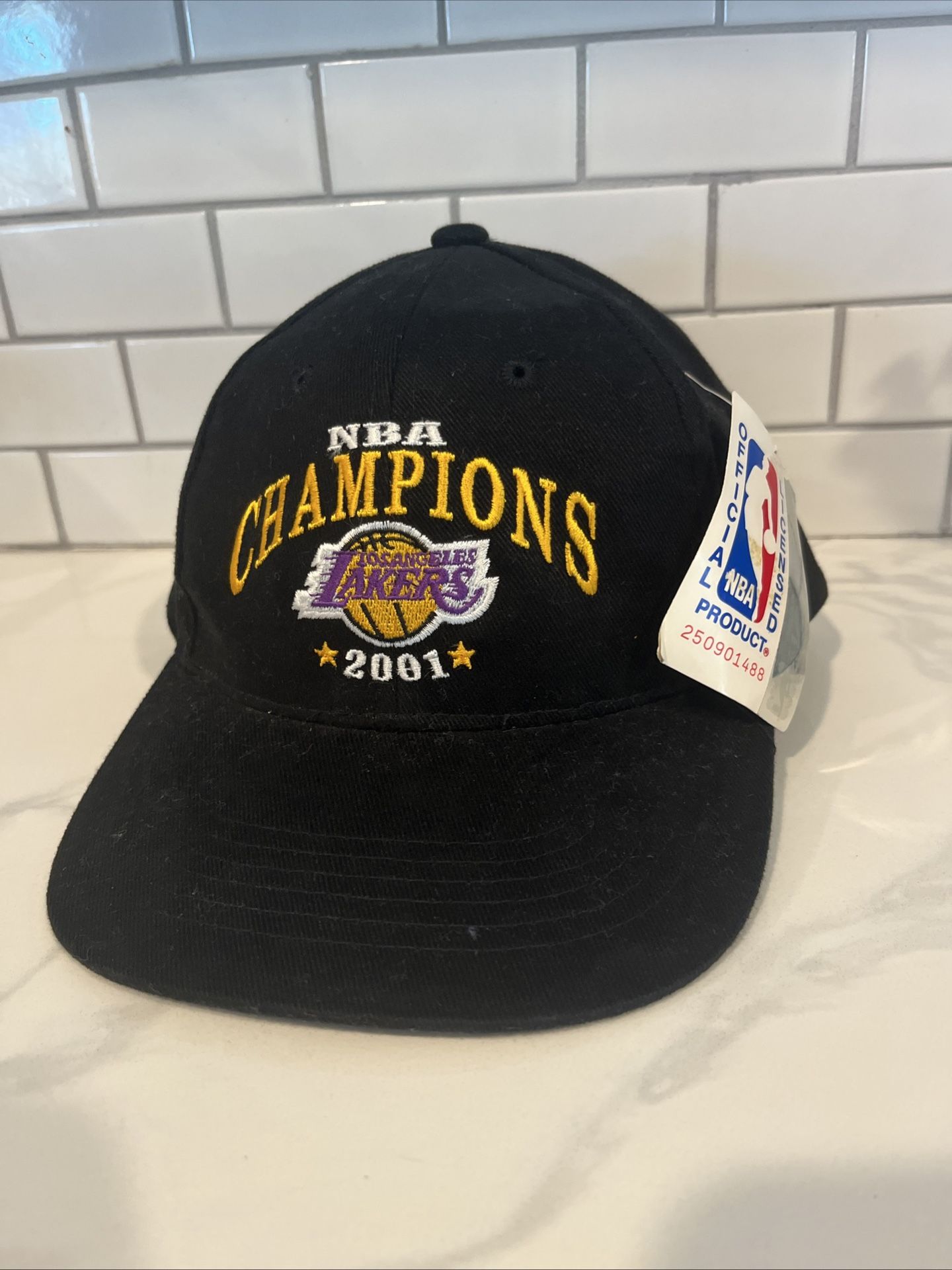 Vintage LOS ANGELES LAKERS Hat 2001 NBA Finals Champions Cap  display picture 1