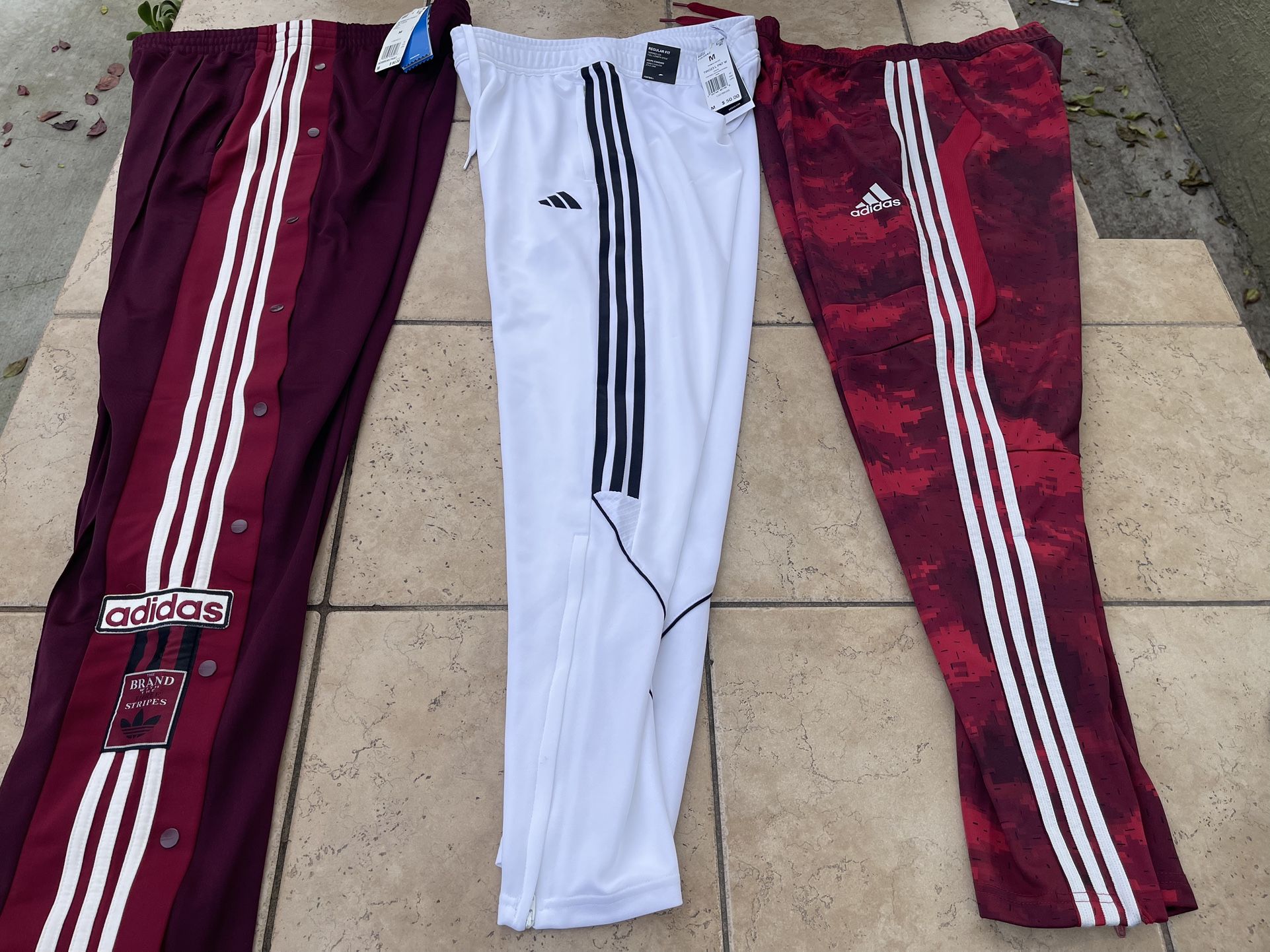 ADIDAS SWEATPANTS MEDIUM NEW
